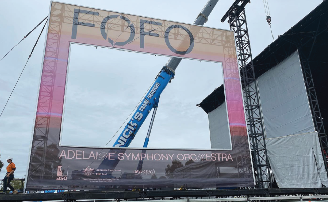 01 FOFO Stage Banners